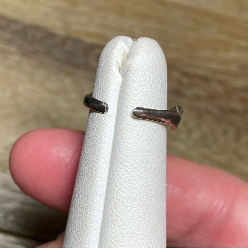 Vintage sterling silver toe wave design Ring